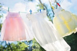 敏感肌のメンズが洗濯しても臭う服の対処法は？